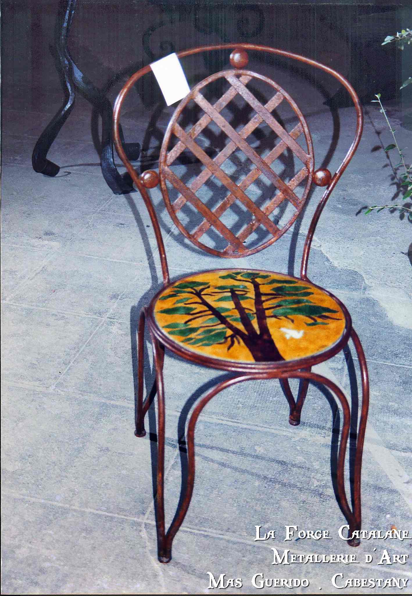 chaise a l ancienne fer mozaique sur assise forge catalane.jpg